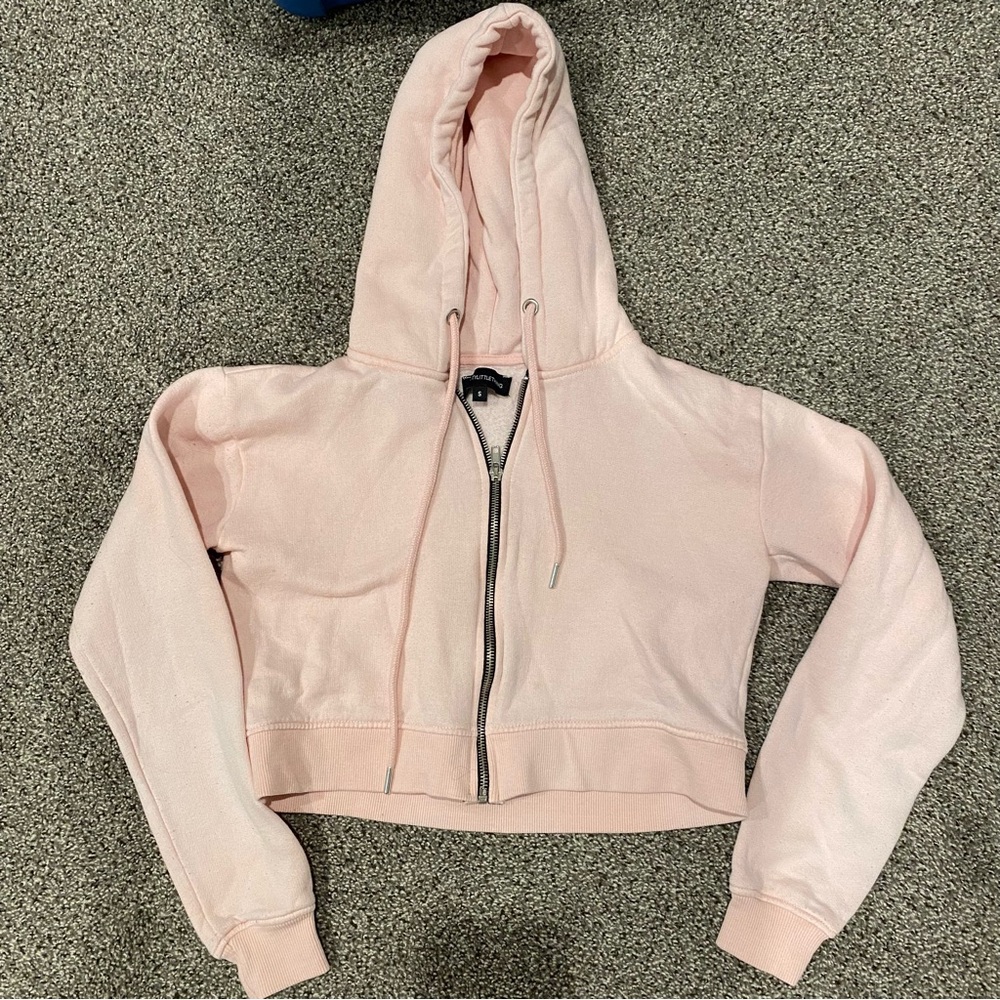 Womens Pretty Little Thing Light Pink Cropped Zip up sweatshirt